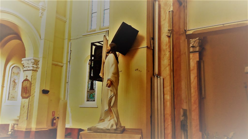 Parlante de pared en Iglesia